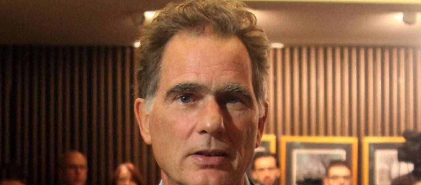 Νίκος Παπανδρέου: Η αδημοσίευτη φωτογραφία μαζί με τον Ανδρέα από την στρατιωτική του θητεία το 1986